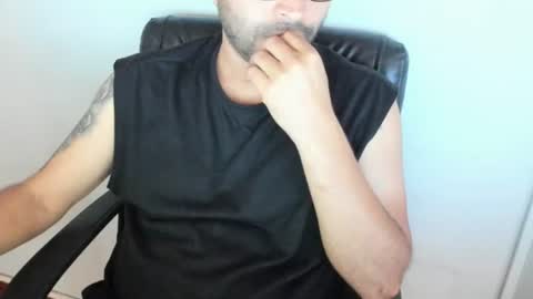 Snapshot of derrik_ chatting on 07/13/26, 11:35 online show from 07/13/26, 11:35