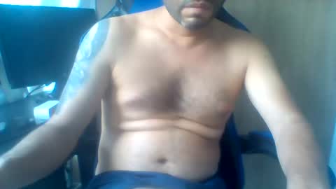 Snapshot of derrik_ chatting on 07/30/26, 07:13 online show from 07/30/26, 07:13