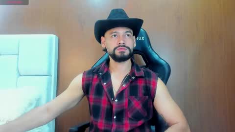 Snapshot of derrybigger_cm chatting on 10/31/25, 07:59 DerryBigger CM online show from 10/31/25, 07:59