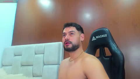 Snapshot of derrybigger_cm chatting on 02/17/26, 09:54 DerryBigger CM online show from 02/17/26, 09:54