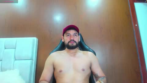 Snapshot of derrybigger_cm chatting on 03/12/26, 12:17 DerryBigger CM online show from 03/12/26, 12:17