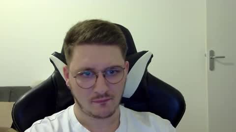 Snapshot of dervechi chatting on 10/11/25, 02:04 dervechi online show from 10/11/25, 02:04