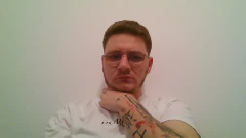 Snapshot of dervechi chatting on 12/14/25, 11:42 dervechi online show from 12/14/25, 11:42