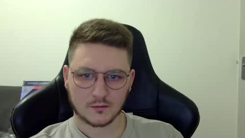 Snapshot of dervechi chatting on 12/20/25, 04:36 dervechi online show from 12/20/25, 04:36