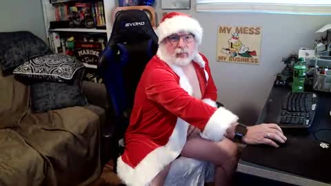 Snapshot of desertknight56 chatting on 01/18/25, 05:48 D K online show from 01/18/25, 05:48