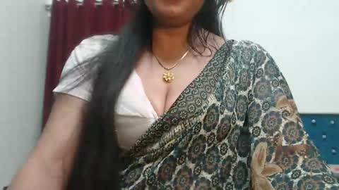 Maisa online show from 09/17/25, 05:14