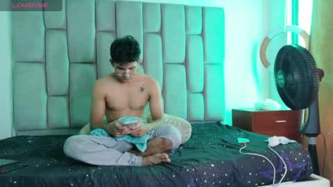 desire4duo online show from 05/11/26, 04:04