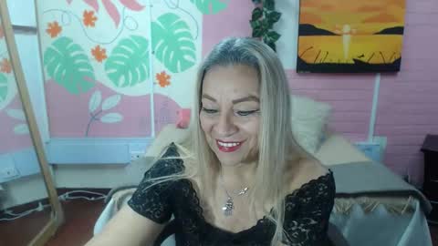 VALERIA online show from 10/14/25, 03:35