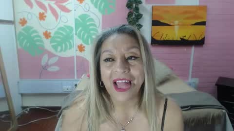 Snapshot of desire_latin chatting on 04/01/26, 04:04 VALERIA online show from 04/01/26, 04:04