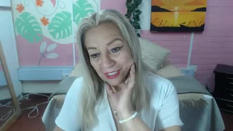 Snapshot of desire_latin chatting on 04/08/26, 03:34 VALERIA online show from 04/08/26, 03:34