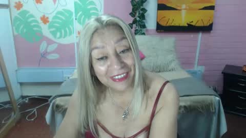 Snapshot of desire_latin chatting on 04/16/26, 08:31 VALERIA online show from 04/16/26, 08:31
