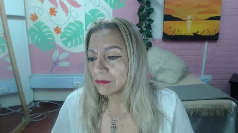 Snapshot of desire_latin chatting on 04/29/26, 05:06 VALERIA online show from 04/29/26, 05:06