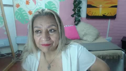Snapshot of desire_latin chatting on 04/29/26, 05:41 VALERIA online show from 04/29/26, 05:41