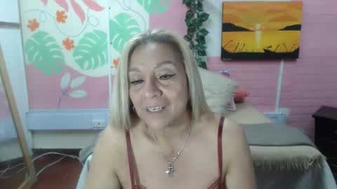 Snapshot of desire_latin chatting on 05/09/26, 04:45 VALERIA online show from 05/09/26, 04:45