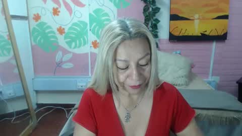 Snapshot of desire_latin chatting on 05/13/26, 09:11 VALERIA online show from 05/13/26, 09:11