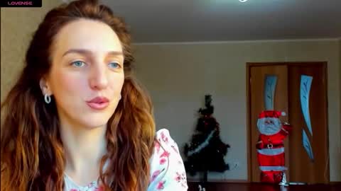 Snapshot of desired_zoya chatting on 12/23/25, 05:49 desired zoya online show from 12/23/25, 05:49