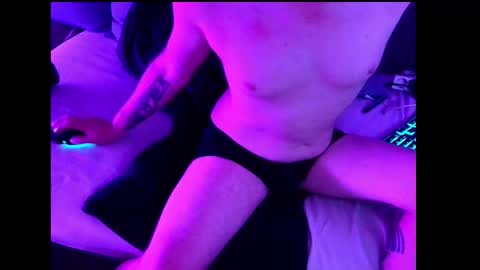 Snapshot of desiredsnack chatting on 09/30/25, 11:32 lecram online show from 09/30/25, 11:32