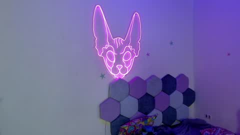 TORI AND MR. BEAR online show from 02/03/25, 12:25