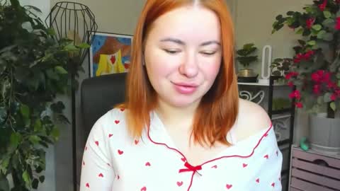 LAYLA online show from 12/14/25, 07:36