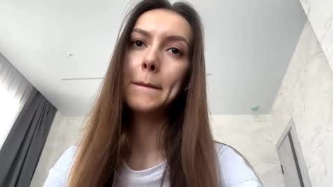 Snapshot of desirewingard chatting on 04/25/26, 03:42 Ksenia online show from 04/25/26, 03:42
