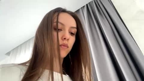 Snapshot of desirewingard chatting on 05/14/26, 04:41 Ksenia online show from 05/14/26, 04:41