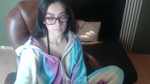 Snapshot of desiring__angel chatting on 12/18/24, 10:30 Desiring Angel online show from 12/18/24, 10:30