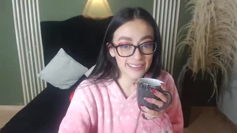 Snapshot of desiring__angel chatting on 01/17/25, 12:52 Desiring Angel online show from 01/17/25, 12:52