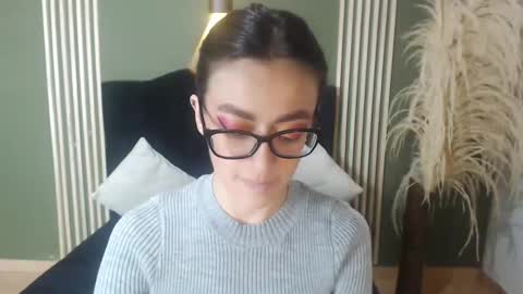 Snapshot of desiring__angel chatting on 01/17/25, 06:54 Desiring Angel online show from 01/17/25, 06:54