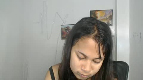 Snapshot of dess_morena chatting on 06/17/26, 08:17 Dess online show from 06/17/26, 08:17
