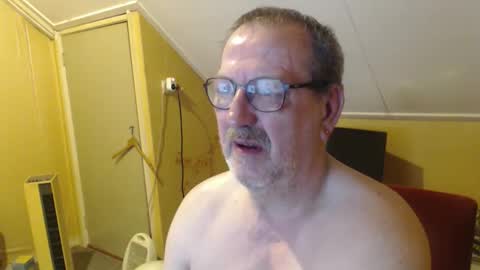 Snapshot of destelp chatting on 04/23/26, 10:34 destelp online show from 04/23/26, 10:34