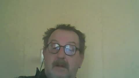 Snapshot of destelp chatting on 05/14/26, 12:01 destelp online show from 05/14/26, 12:01