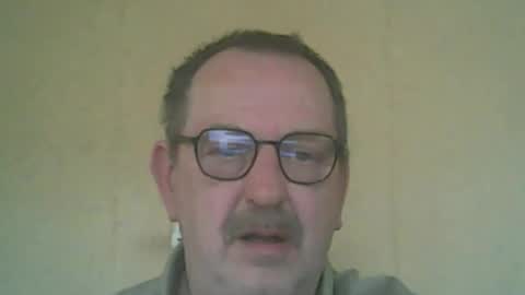 Snapshot of destelp chatting on 05/30/26, 11:07 destelp online show from 05/30/26, 11:07