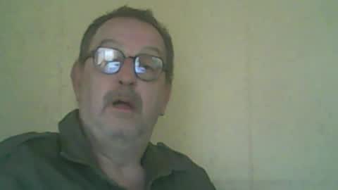 Snapshot of destelp chatting on 06/10/26, 04:17 destelp online show from 06/10/26, 04:17