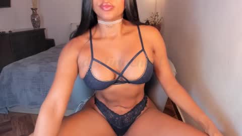 Destinne Mill online show from 01/11/25, 02:47