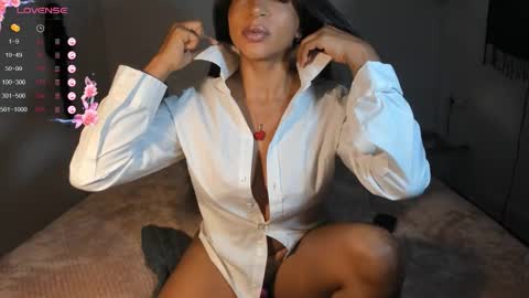 Destinne Mill online show from 10/17/25, 02:41