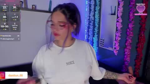 Snapshot of destiny14_ chatting on 02/06/26, 01:21 Dani online show from 02/06/26, 01:21