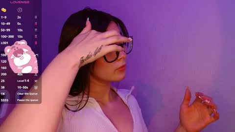 destinya_ online show from 06/21/26, 02:08