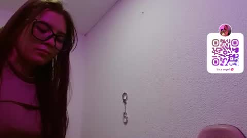 destinya_ online show from 06/24/26, 12:04