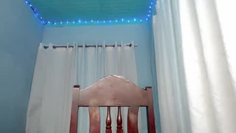 Snapshot of destinyroxie chatting on 12/10/24, 03:41 ROXIE  online show from 12/10/24, 03:41