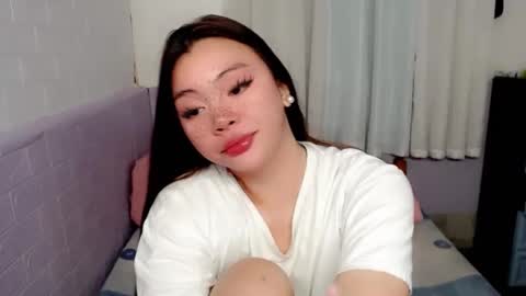 Snapshot of destinyroxie chatting on 01/26/25, 05:13 ROXIE  online show from 01/26/25, 05:13