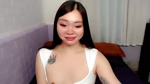 Snapshot of destinyroxie chatting on 02/19/25, 05:49 ROXIE  online show from 02/19/25, 05:49