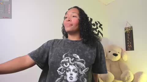 Snapshot of desty_y chatting on 11/17/25, 05:19 desty_y online show from 11/17/25, 05:19