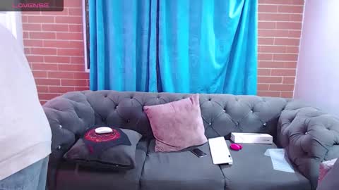 Snapshot of devi_black_13_ chatting on 02/04/26, 01:00 devi_black_13_ online show from 02/04/26, 01:00