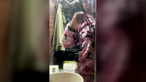 Snapshot of devi_black_13_ chatting on 03/19/26, 02:26 devi_black_13_ online show from 03/19/26, 02:26