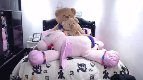 Snapshot of devi_black_13_ chatting on 04/08/26, 11:05 devi_black_13_ online show from 04/08/26, 11:05
