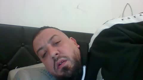 Snapshot of devil_angel66 chatting on 10/21/25, 04:51 devil_angel66 online show from 10/21/25, 04:51