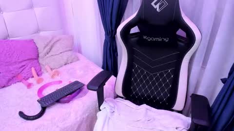 Snapshot of devil_megh chatting on 02/27/25, 02:21 Meghan online show from 02/27/25, 02:21