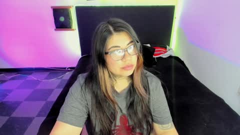 Snapshot of devilfox29 chatting on 01/12/25, 06:59 L I NA online show from 01/12/25, 06:59