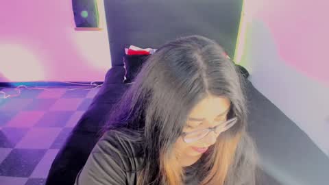 Snapshot of devilfox29 chatting on 01/18/25, 10:28 L I NA online show from 01/18/25, 10:28