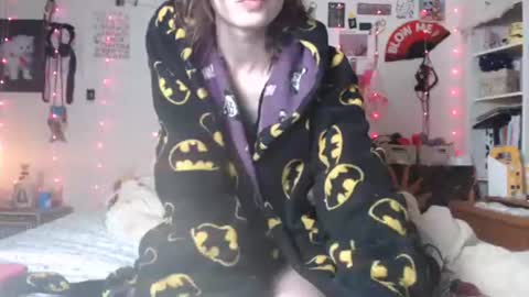 Snapshot of devilg1rl chatting on 01/27/25, 05:25 poutyangel online show from 01/27/25, 05:25